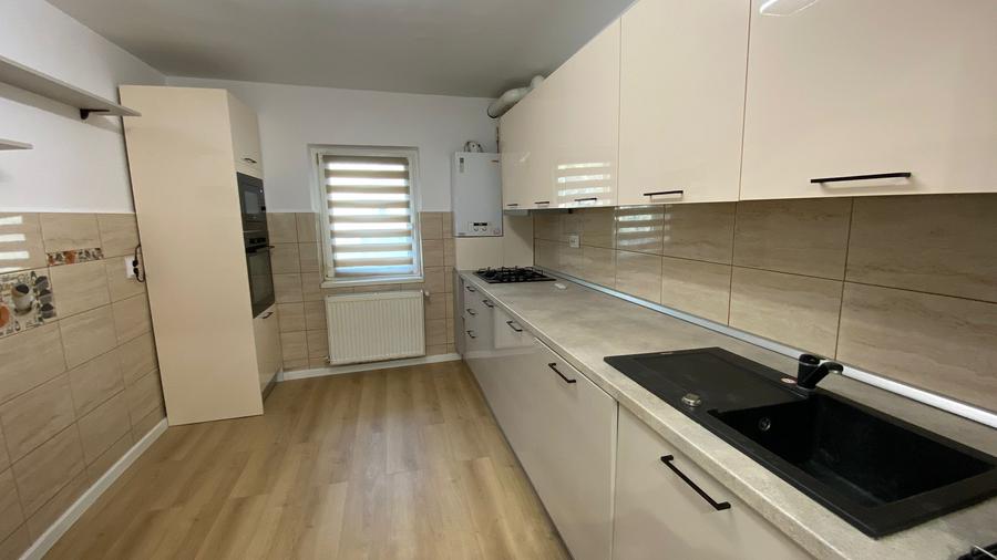 Apartament de vânzare, 3 camere, 67 mp, Zorilor zona Golden Tulip