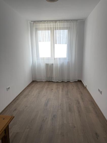 Apartament cu 3 camere decomandate, Centru
