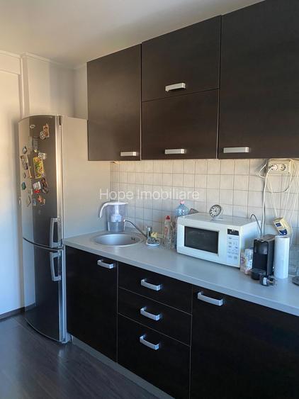 Metrou Brancoveanu-Bulevardul Constantin Brancoveanu-apartament 3 camere - 5