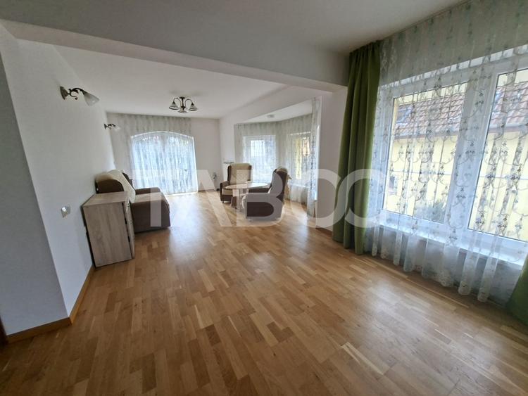 Casa individuala de inchiriat garaj pivnita curte generoasa Strand II