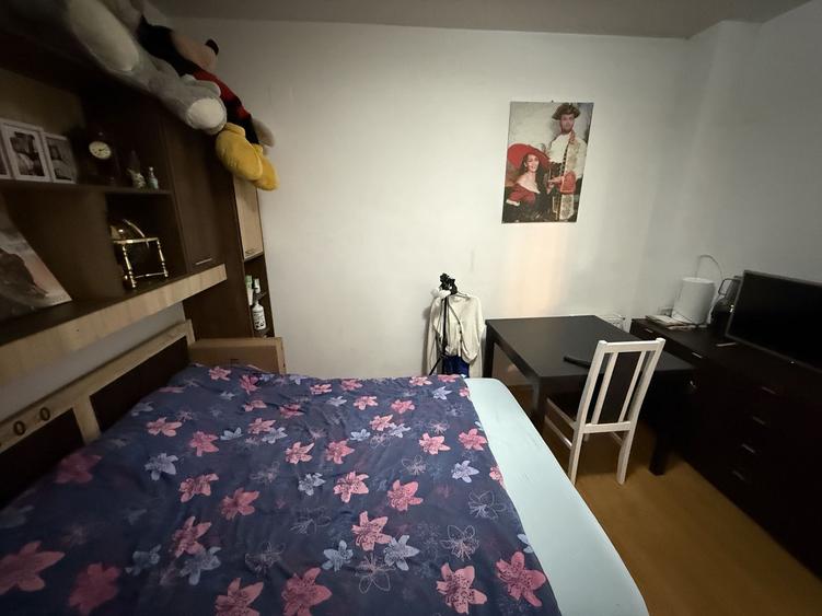 Ap 3 camere - rezultat din alipirea a 2 garsoniere - 62 mp - parter
