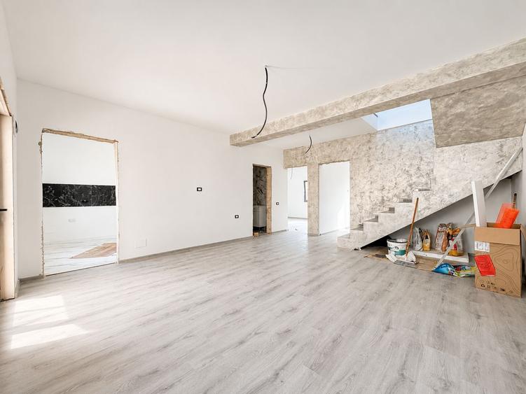 Casă nouă P+M în Lumina | 5 dormitoare | curte și parcare proprie