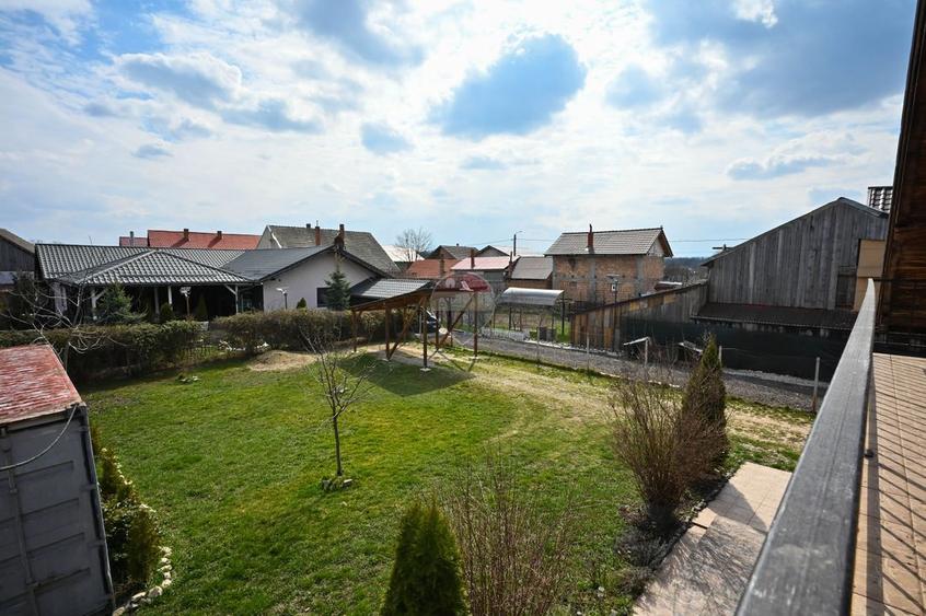 Casa Podu Oltului - Harman | 200 mp utili + 1000 teren | Comision 0%