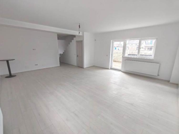 VANZARE - CASA SAU SPATIU COMERCIAL - Locuinta si  sau Afacere - Vila  P+1+M – 1