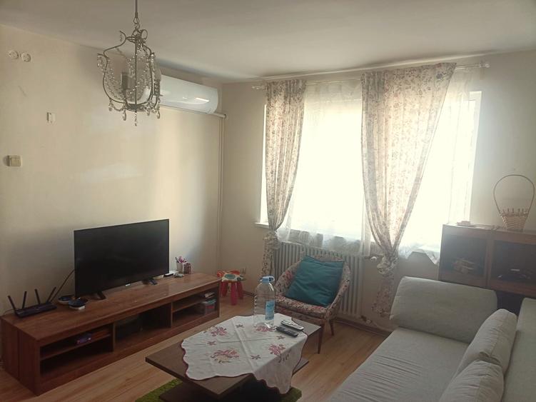 3 CAMERE ION MIHALACHE ( 1 MAI ) / METROU 1 MINUT