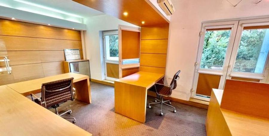 Spatiu Birouri de lux 5 camere zona Unirii 2 bai 4x balcoane
