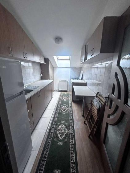 Apartament la mansarda de o camera, zona Florilor !!!