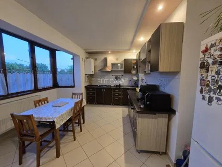 Apartament 4 camere DECOMANDAT, curte 400 mp, LOC PARCARE INCLUS, zona Horpaz - 2