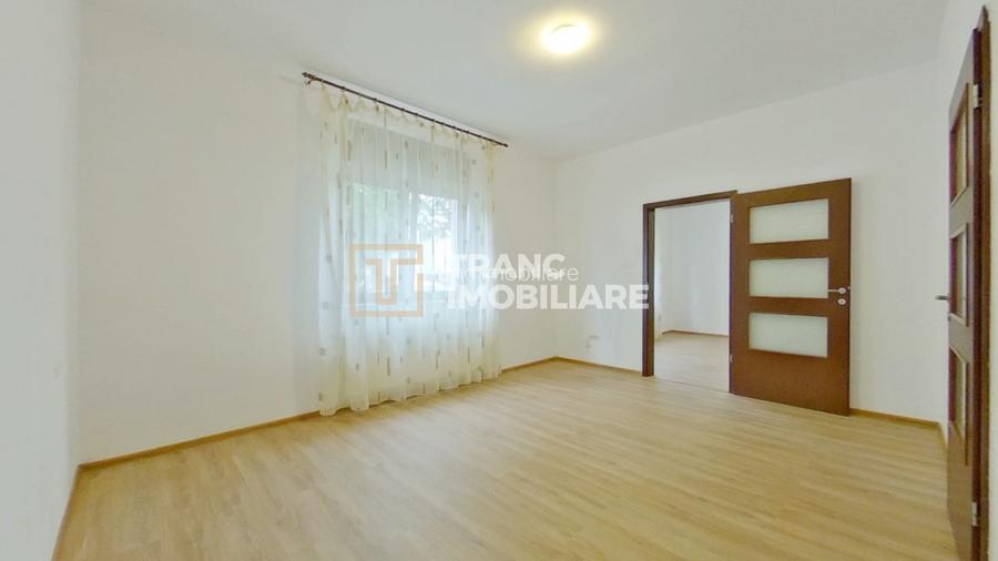 Casa de închiriat în Parneava / Curte spațioasă și confort - 7