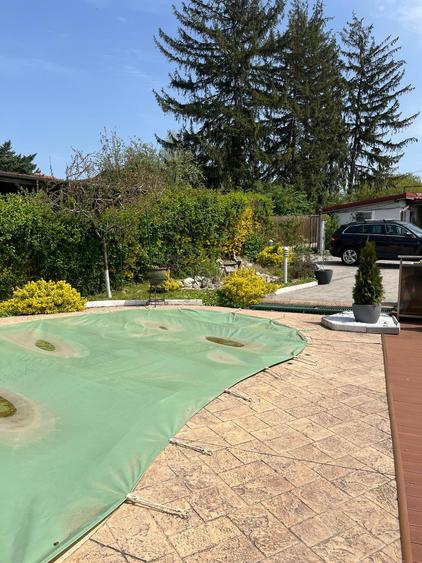 Vanzare vila situata pe malul Lacului Snagov, gradina si piscina, teren 1520 mp,