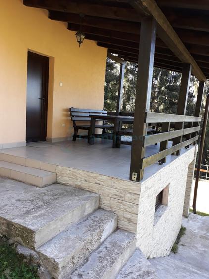 Casa de vacanta cu 5 camere de vanzare in Vartop - Arieseni, jud Bihor
