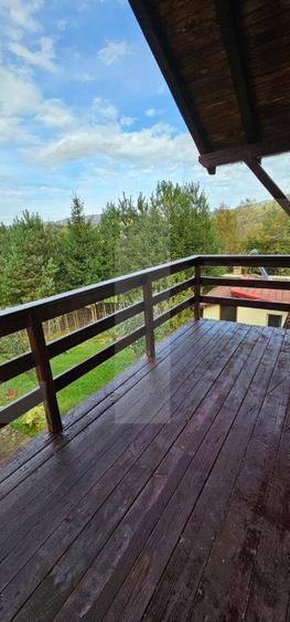 Casa cu 3 corpuri de vanzare, 6 camere, 400 mp + teren 2800 mp I Barcani