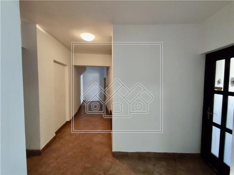 Spatiu de birouri - intrare separata - 232 mp - Turnisor