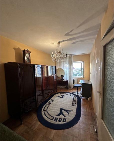 Apartament 3 camere zona Vasile Aron