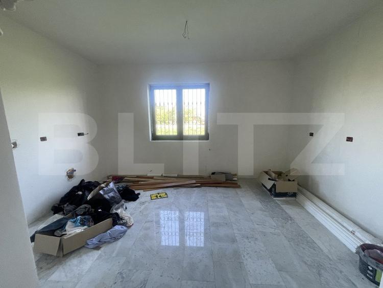 Casa de vanzare | 384mp construiti | Botiz