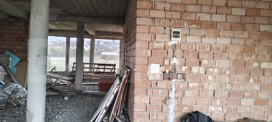 Teren intravilan cu dublu acces + construcție la roșu 500 mp, centura Bistrita