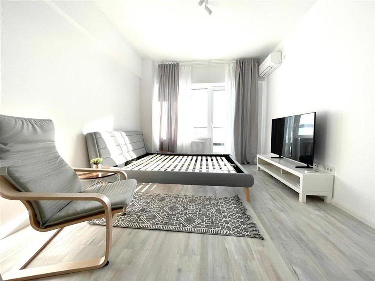 1 CAM , COMISION 50 % (225 EURO) ,CENTRU, PARCARE,UNIREA TOWERS