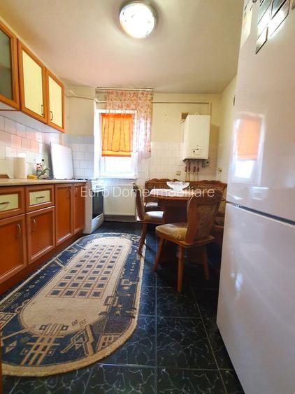 Apartament luminos cu vedere spre biserică, într-un cartier verde și liniștit. - 7