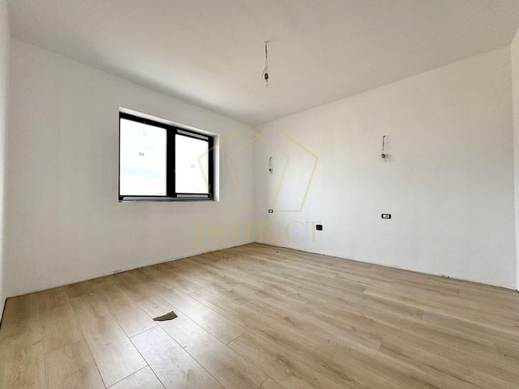 Duplex cu 3 camere, despărțit prin baie | Mosnita Noua | Valery 3