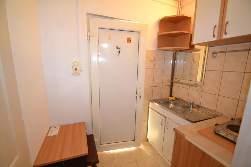 Garsoniera zona Modern, 21 mp, 250 euro