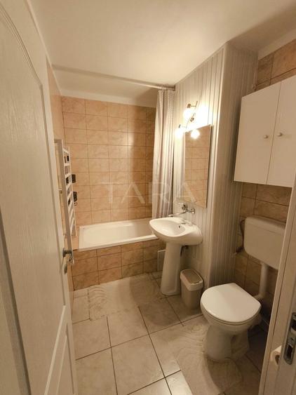 Apartament 3 camere decomandate, zona UMF.