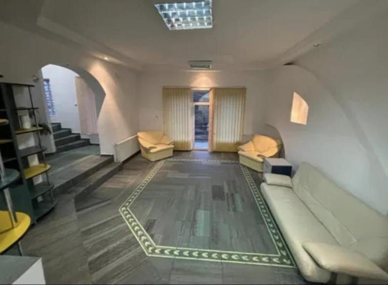 Casa individuala l D+P+E l 4 Bai l Parcare