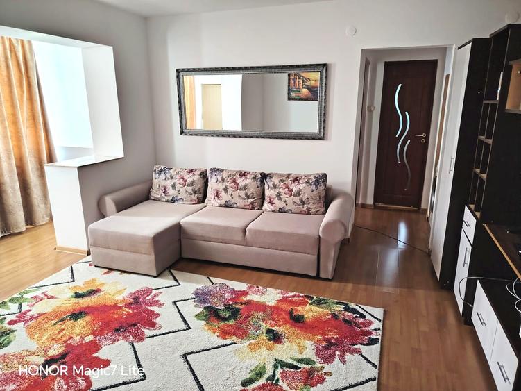 Apartament 2 camere zona strazii Sf Vineri 48mp mobilat utilat 64.000eur neg