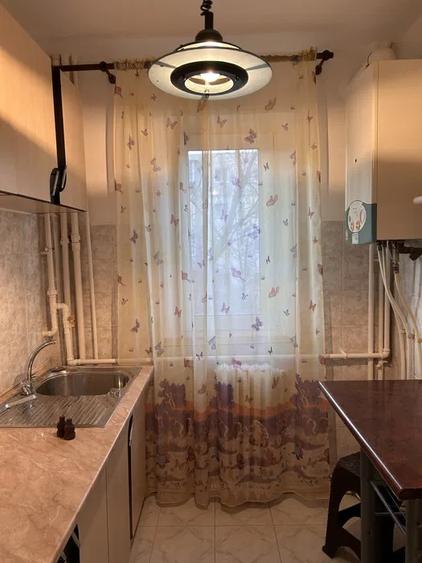 Apartament cu 2 camere, etaj 2/4, zona Zimbru