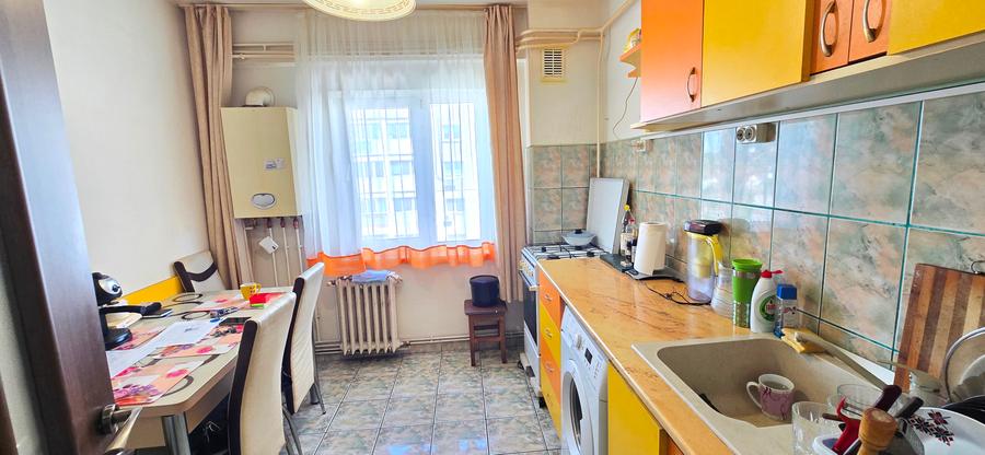 INTABULAT Apartament 3 camere 70 mp, mobilat, boxa 10 mp