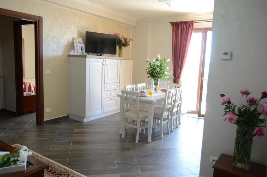 Apartament 3 camere 2 bai mobilat utilat intrare statiunea Mamaia - 11