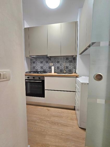 2 camere decomandat, renovat integral | Parcare | 5 min metrou Apărătorii Patr