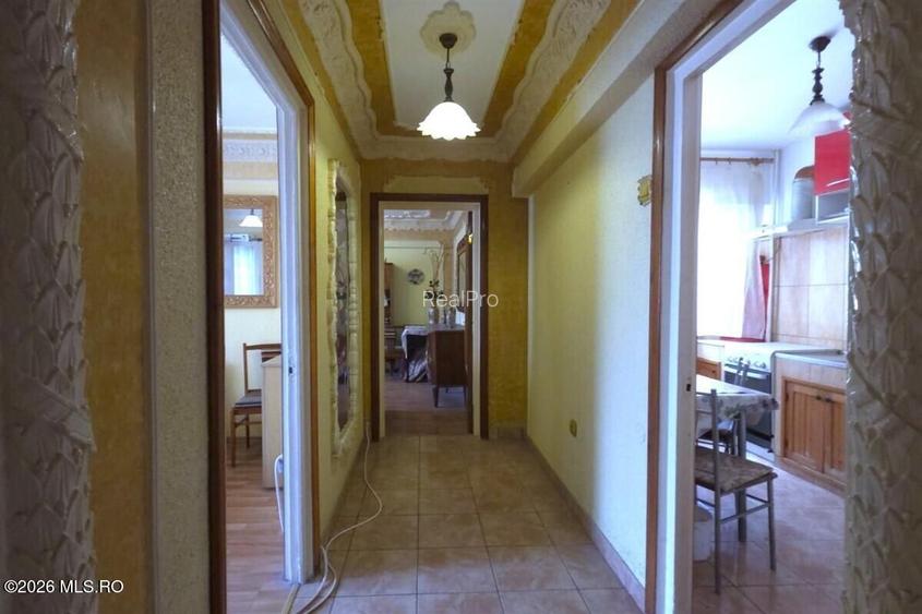 Tomis Nord - Badea Cartan, apartament cu 3 camere, decomandat, etaj 3! - 9