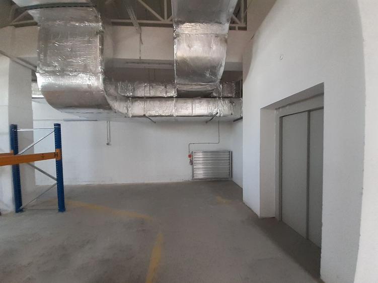 Hala 1336mp, in Pipera, in apropiere de giratoriu