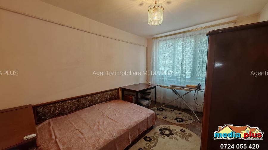 Apartament 3 camere semidecomandat, Micro 19 – str. Brăilei,