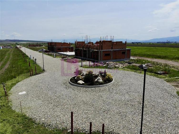 Casa de vanzare Sibiu - Sura Mica | teren 350 mp | noua | la alb