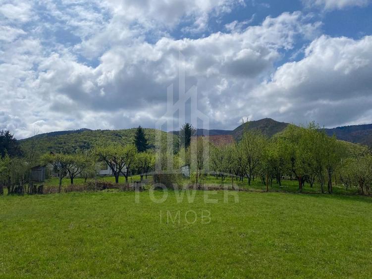 Teren 1042 mp în Tocilele de Sus – priveliște panoramică, utilități complete