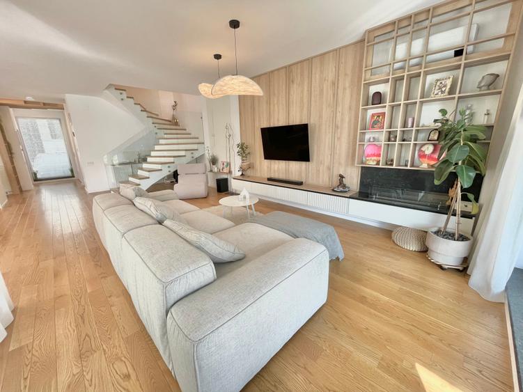 Contemporary Luxury Villa for Rent | Exceptional Indoor-Outdoor Living