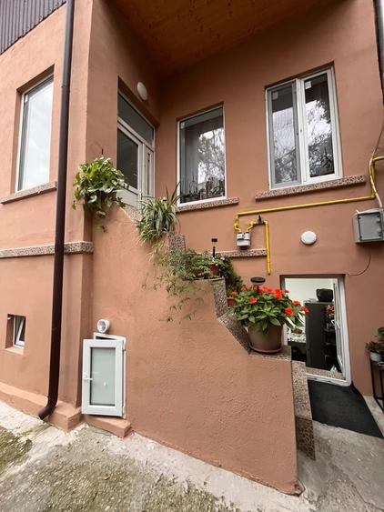 Casă 5 camere, 135 mp, zona Unirii, renovată