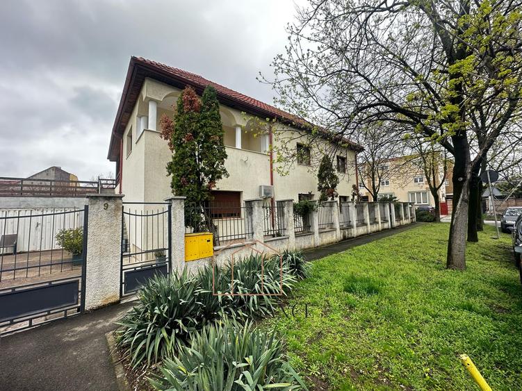Casă individuală 6 camere | P+1E+Pod 500mp Teren | zona Bogdanestilor