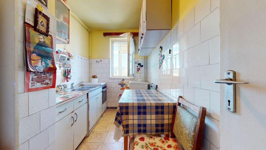 De vanzare 2 camere decomandat, etaj intermediar B-dul Grivitei