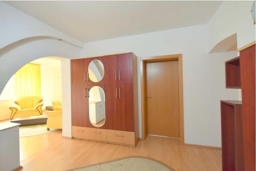 3 camere |  Punctele Cardinale | Centrala Proprie | 2 Bai