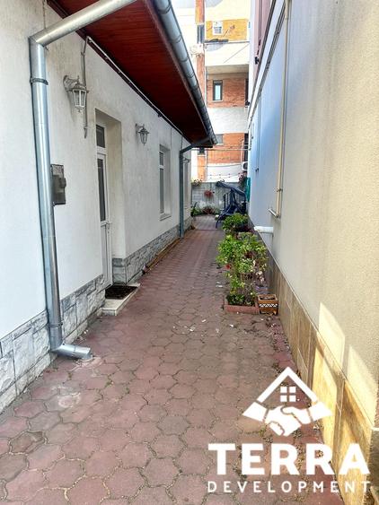 Casă în zona centrală| 2 camere + curte | Funcționalitate și accesibilitate