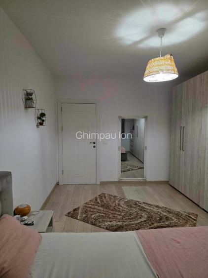 Proprietar vand apartament 3 camere  - 8