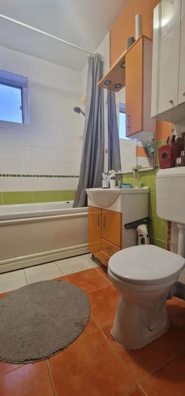 Apartament de vânzare cu 3 camere zona Stadion