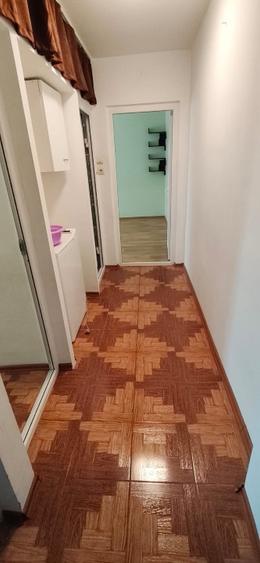 Vand 3 camere, parcare