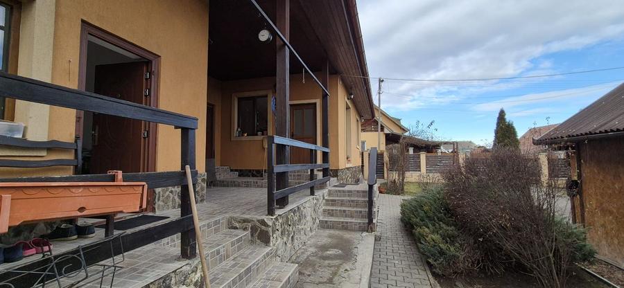 De vanzare casa cu teren in Curteni