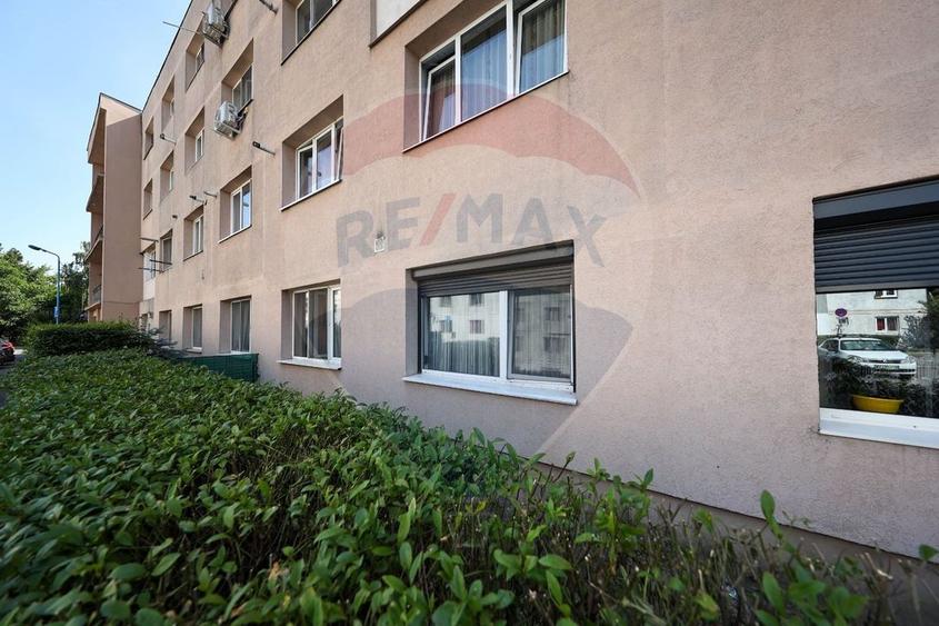 Garsoniera de închiriat în zona Tractorul