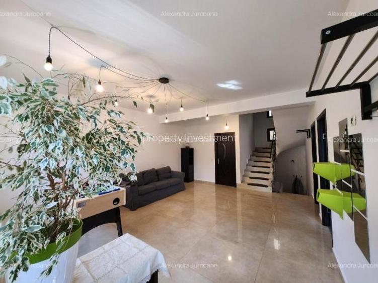 Închiriere Casă 5 camere în DOBROESTI, 5 camere, 4 dormitoare, curte - 13