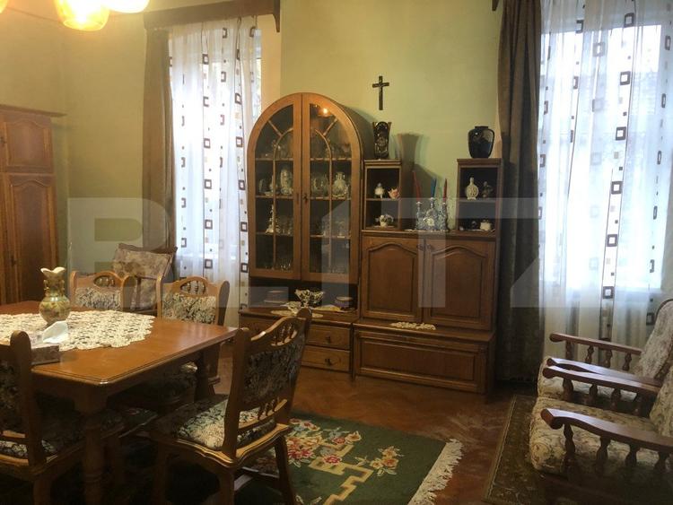 De vanzare casa , 250 mp, doua fronturi , zona Centrala
