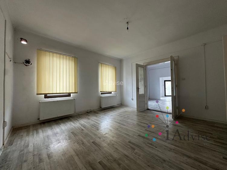 Casă cu curte generoasă – ideală pentru restaurant, birou sau clinică - 4